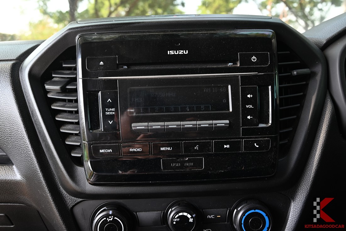 
								ISUZU D-Max cargo 3956 full									