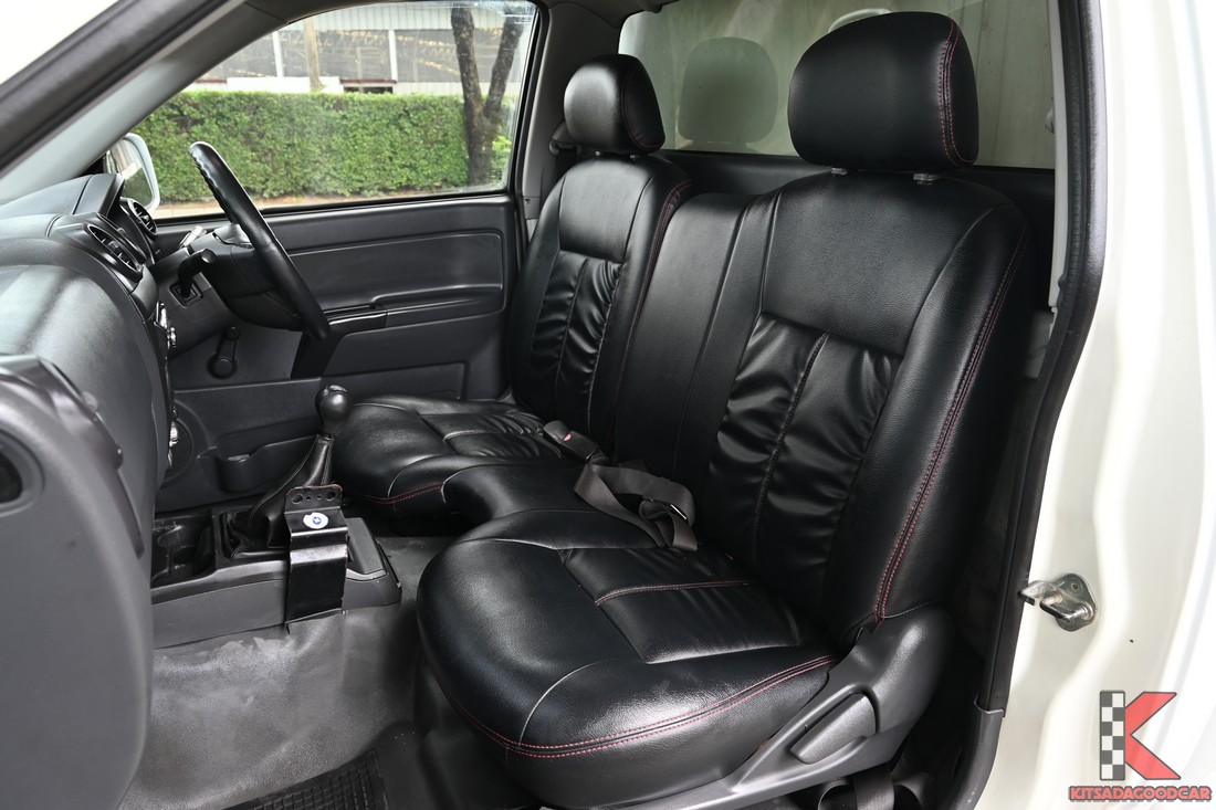 
								ISUZU D-Max cargo 1011 full									