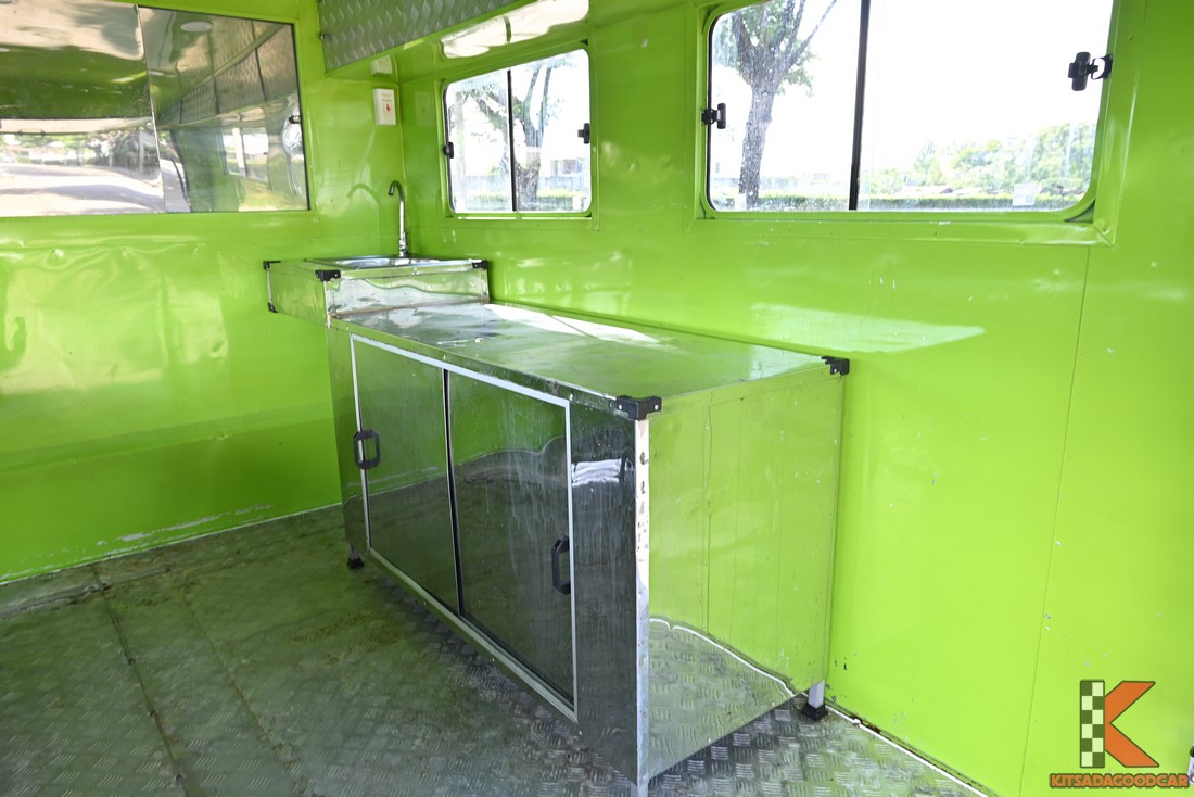 
								Toyota Champ Food Truck 7494 full									