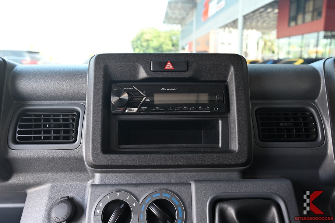 
								Suzuki Carry Food Truck 3143 full									