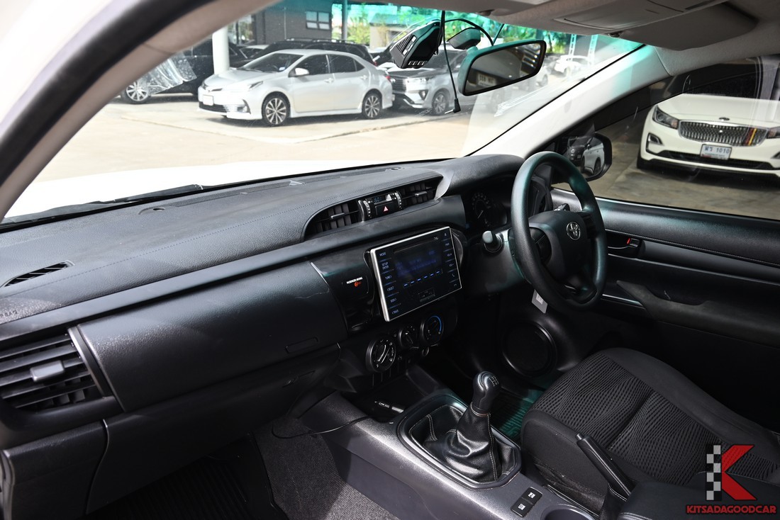 
								Toyota Revo cargo 8136 full									