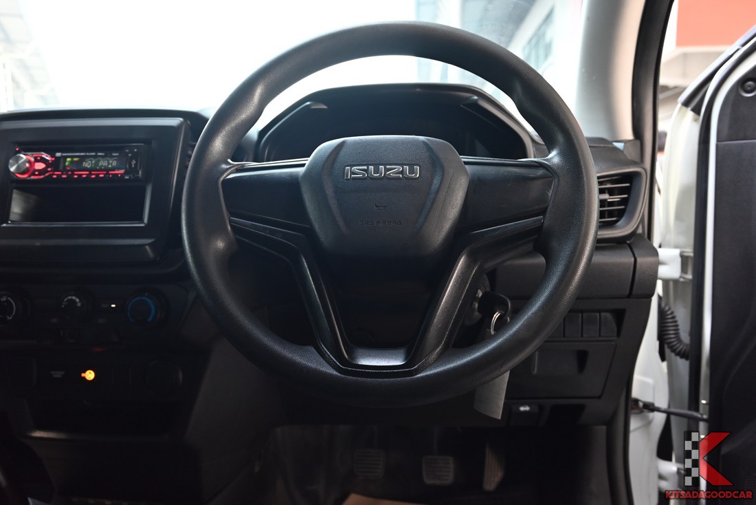 ISUZU D-Max cargo 1477 full