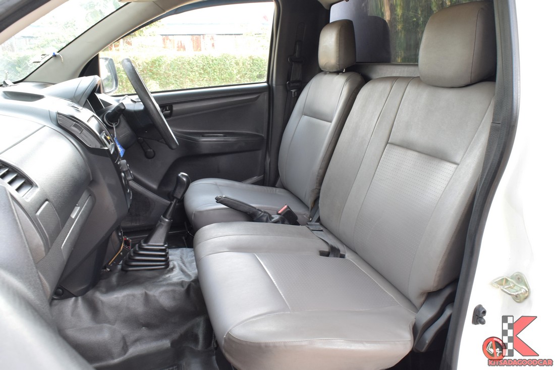 Isuzu D-Max Cargo 3839 full