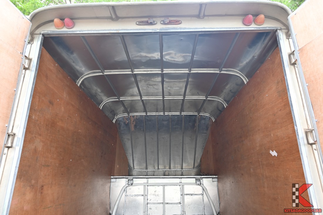 Toyota Revo cargo 9763 full