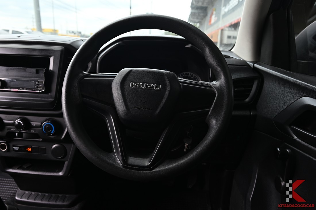 
								ISUZU D-Max cargo 7255 full									