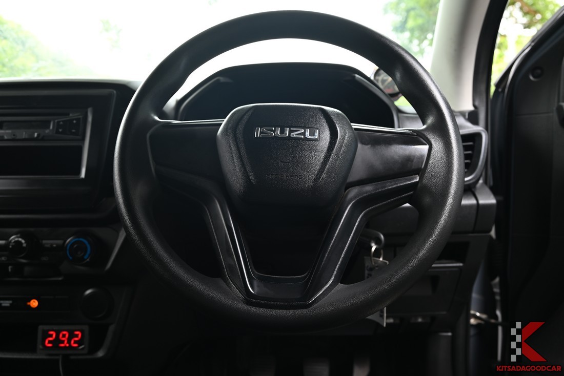 
								ISUZU D-Max cargo 7172 full									
