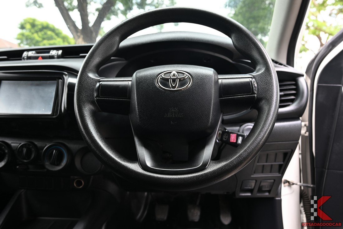 
								Toyota Revo cargo 9396 full									