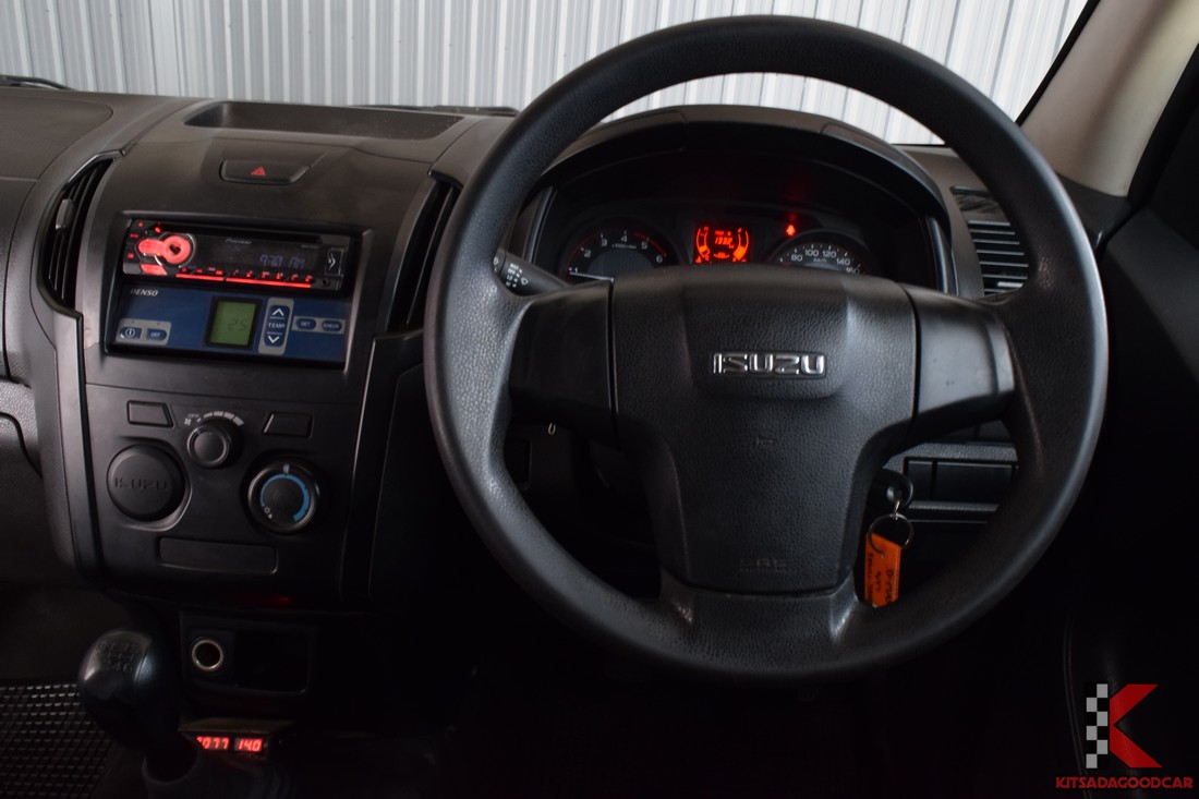 
								ISUZU D-Max COOL 3203 full									