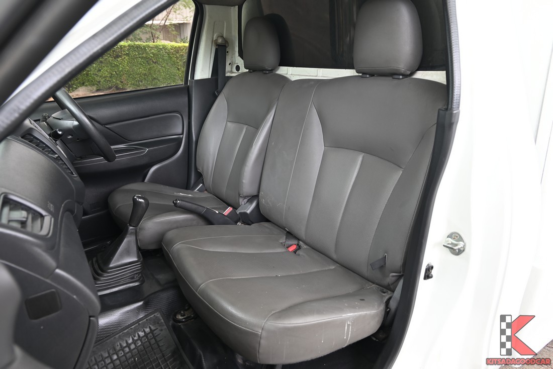 
								Mitsubishi Triton cargo 1534 full									