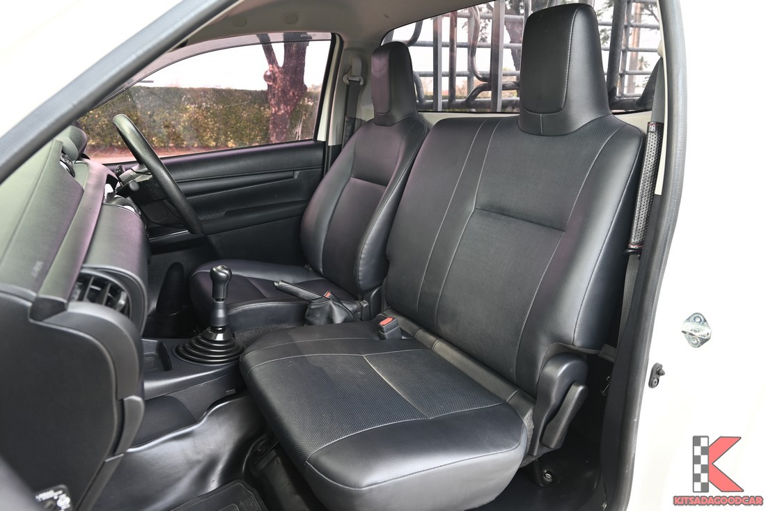 
								Toyota Revo KOG 6941 full									