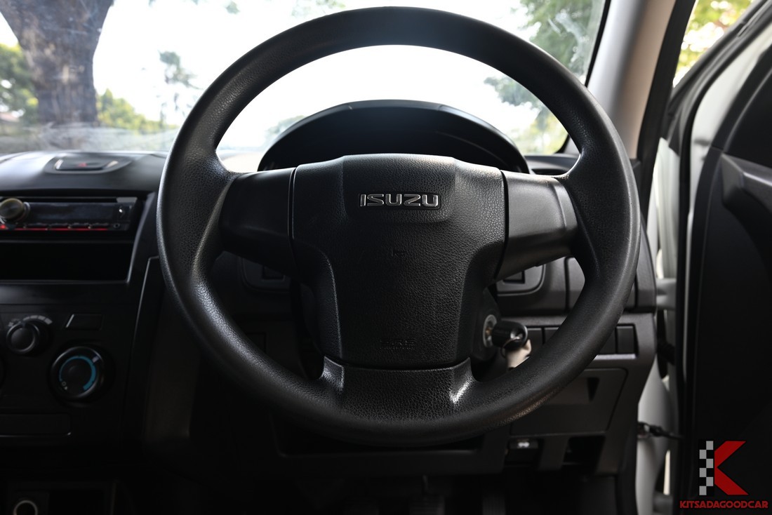 
								ISUZU D-Max cargo 5089 full									