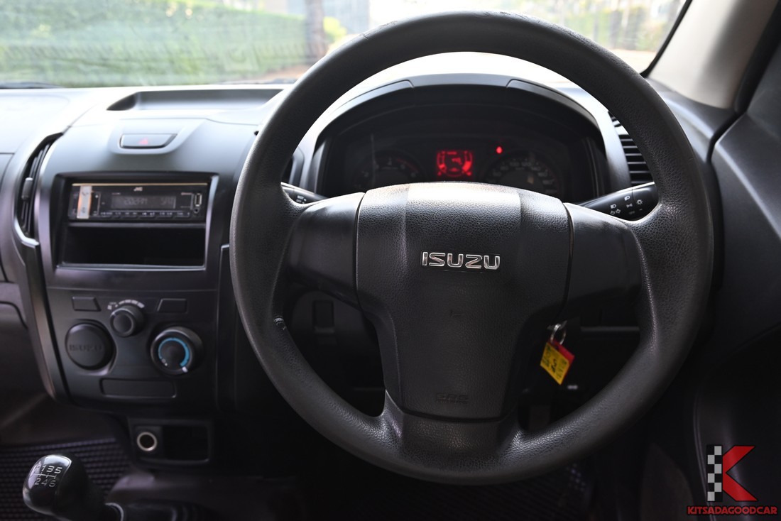 
								ISUZU D-Max cargo 7850 full									