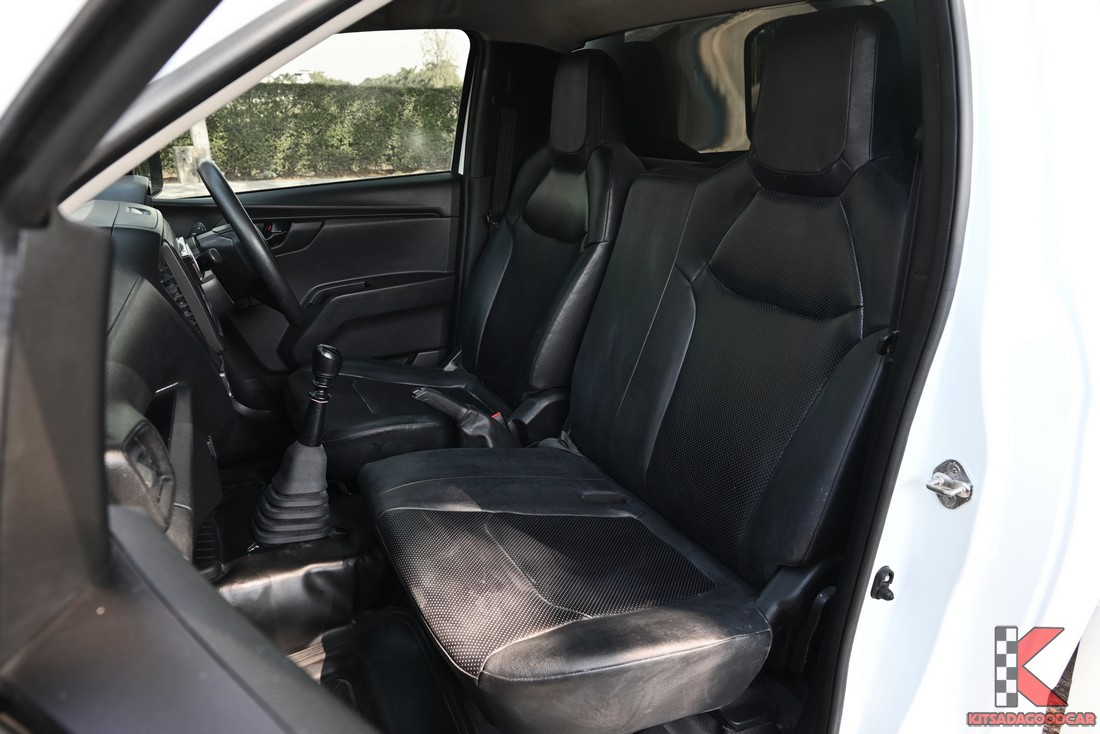 
								ISUZU D-Max cargo 5716 full									