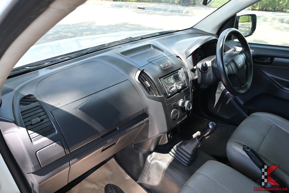 
								ISUZU D-Max cargo 7343 full									