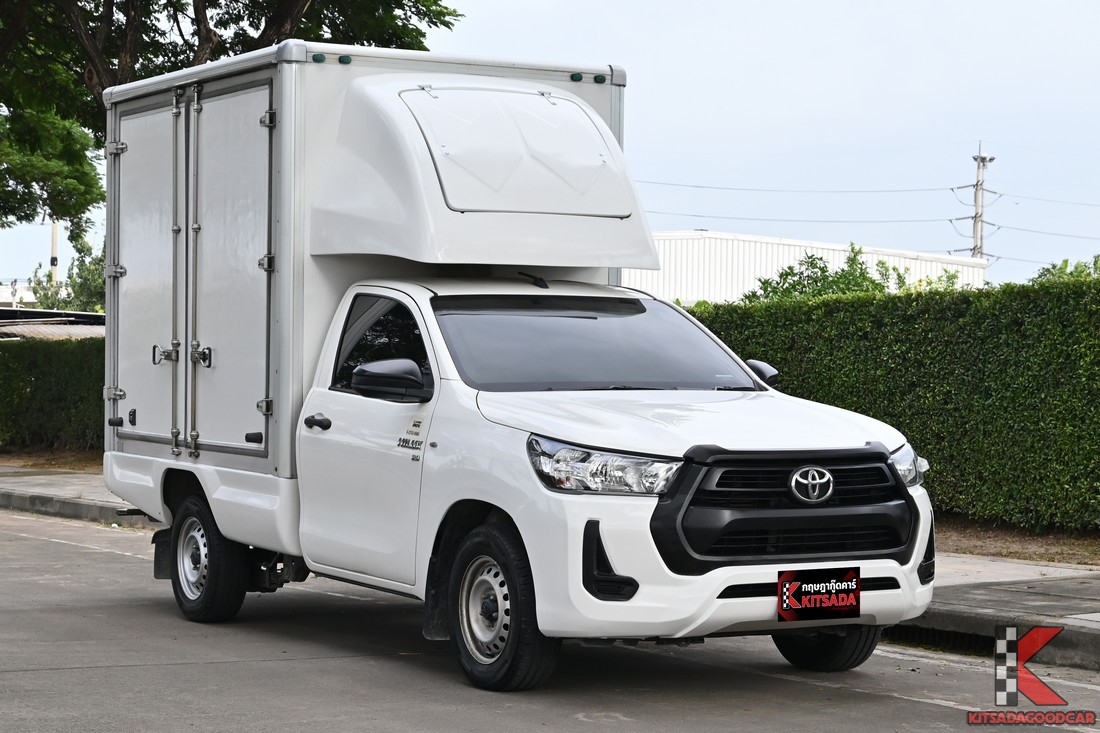 
								Toyota Revo Cargo 6812 full									