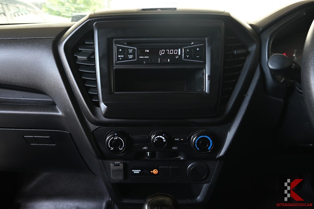 
								ISUZU D-Max Cargo 4380 full									