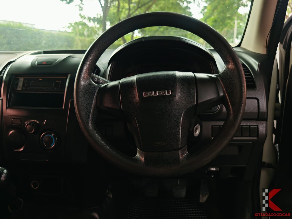 
								ISUZU D-Max Cargo 742 full									