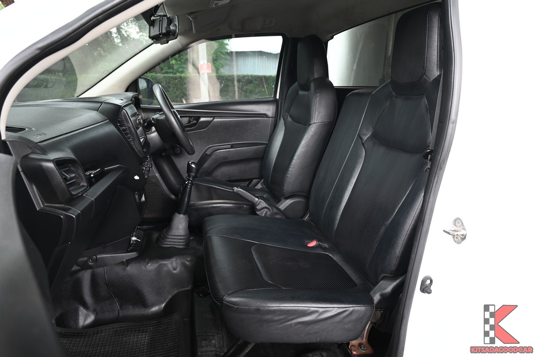 
								ISUZU D-Max COOL 97 full									