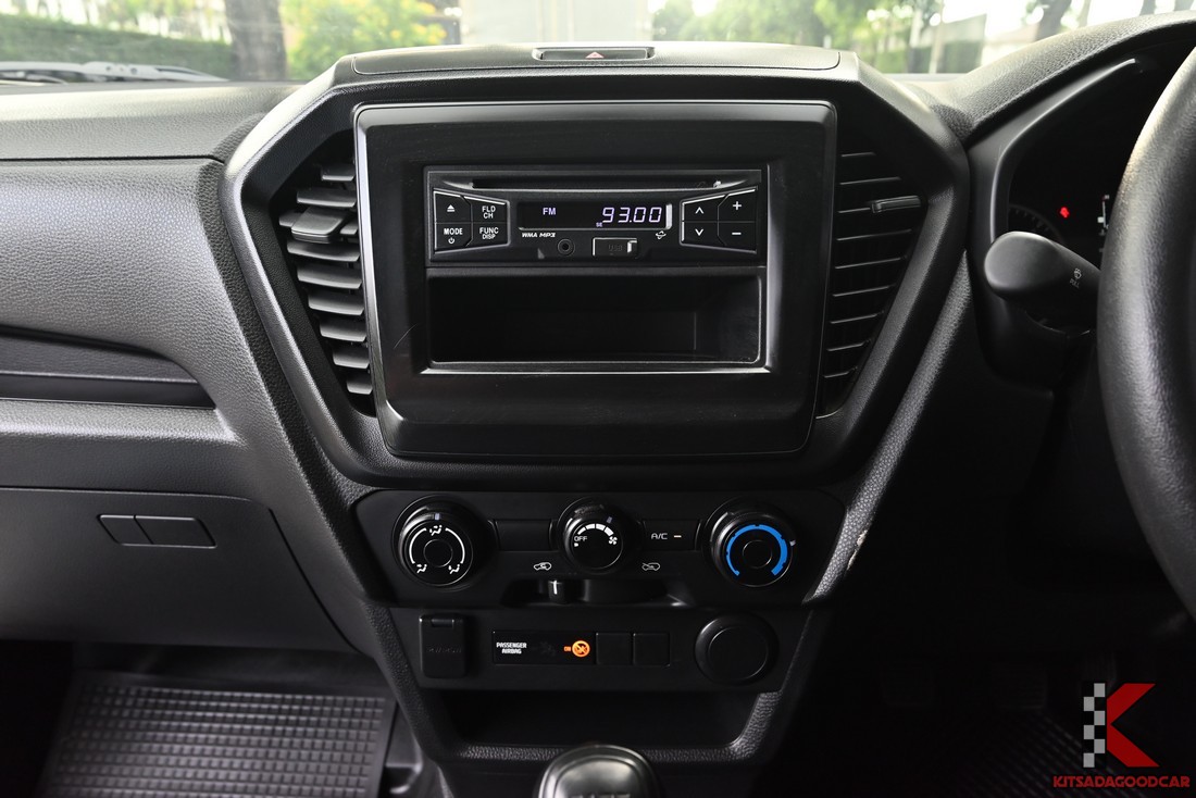 
								ISUZU D-Max cargo 2811 full									