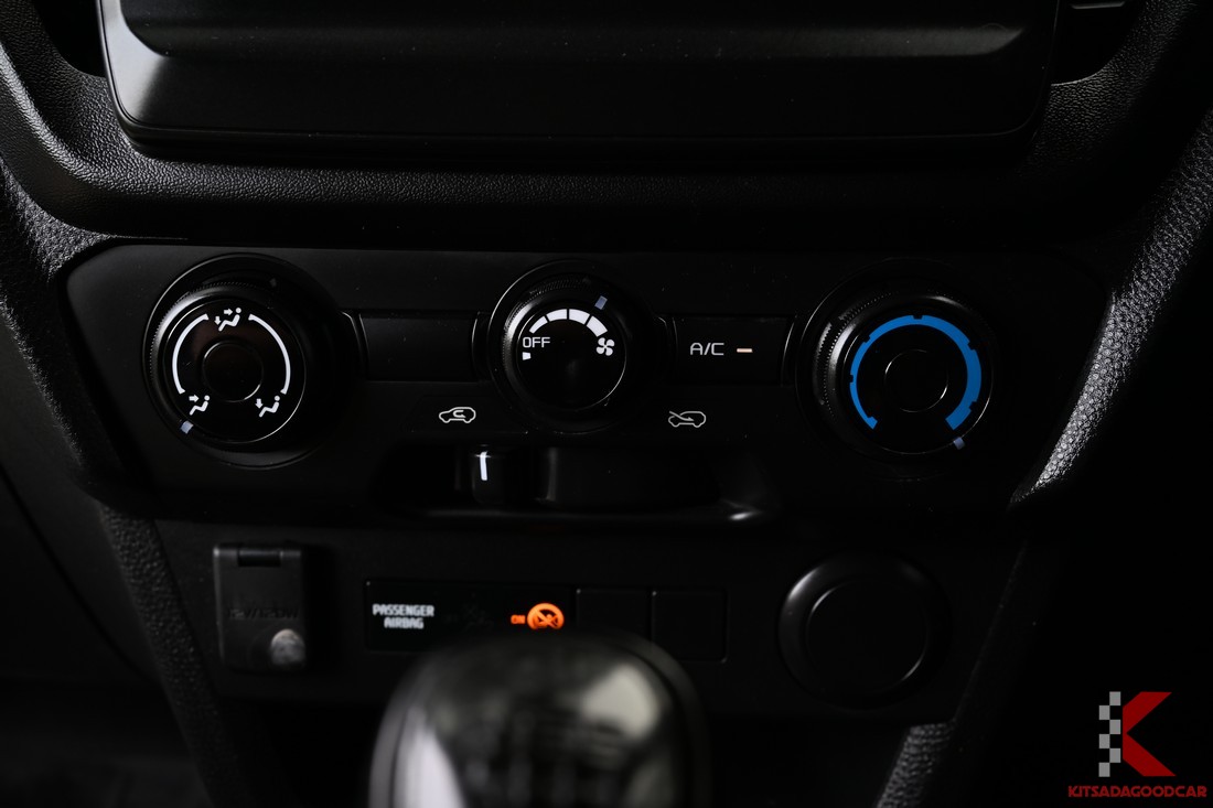 
								ISUZU D-Max cargo 5966 full									