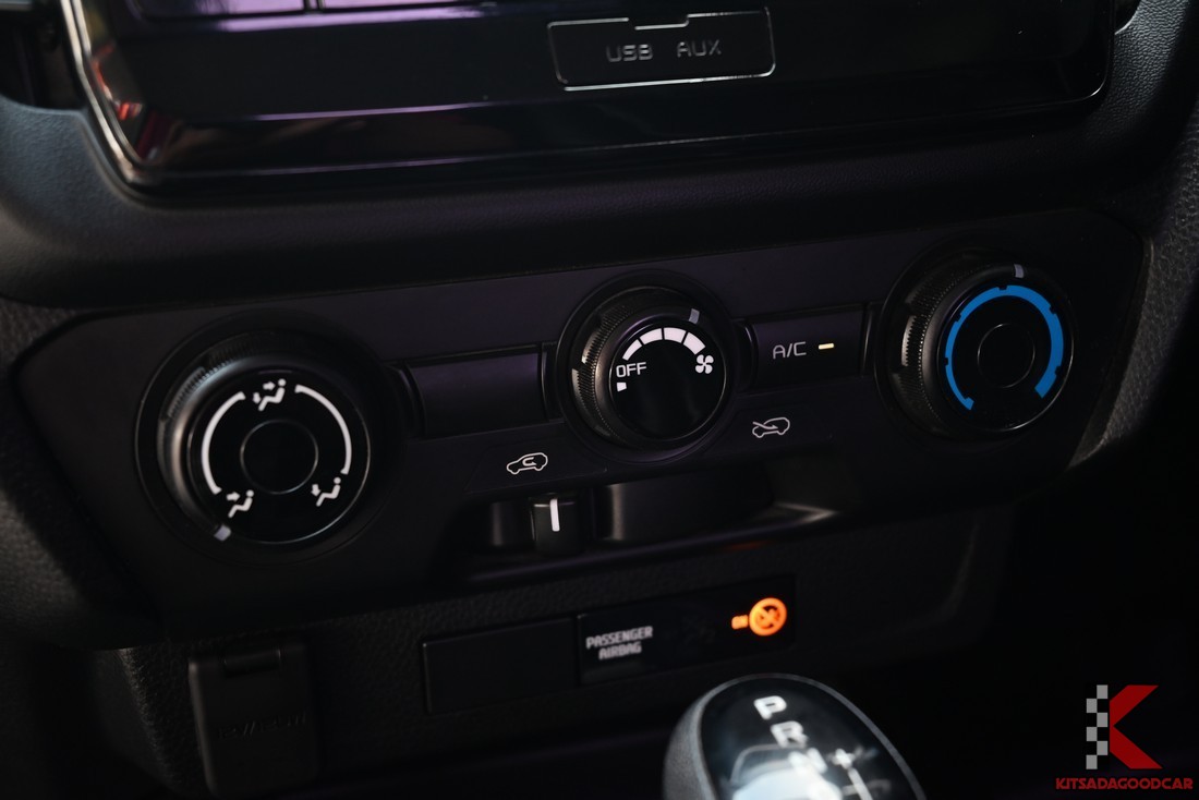 
								ISUZU D-Max Cargo 9981 full									