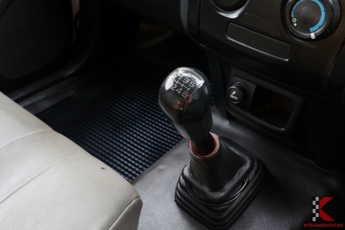 
								ISUZU D-Max Cargo 2752 full									