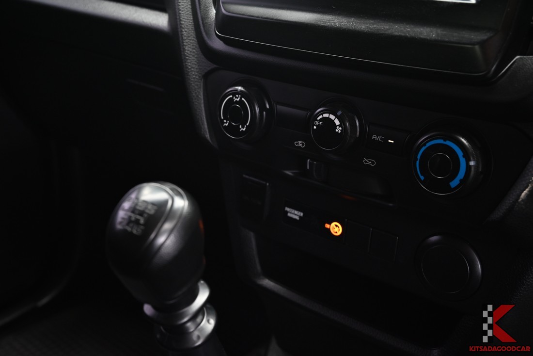 
								ISUZU D-Max cargo 2811 full									