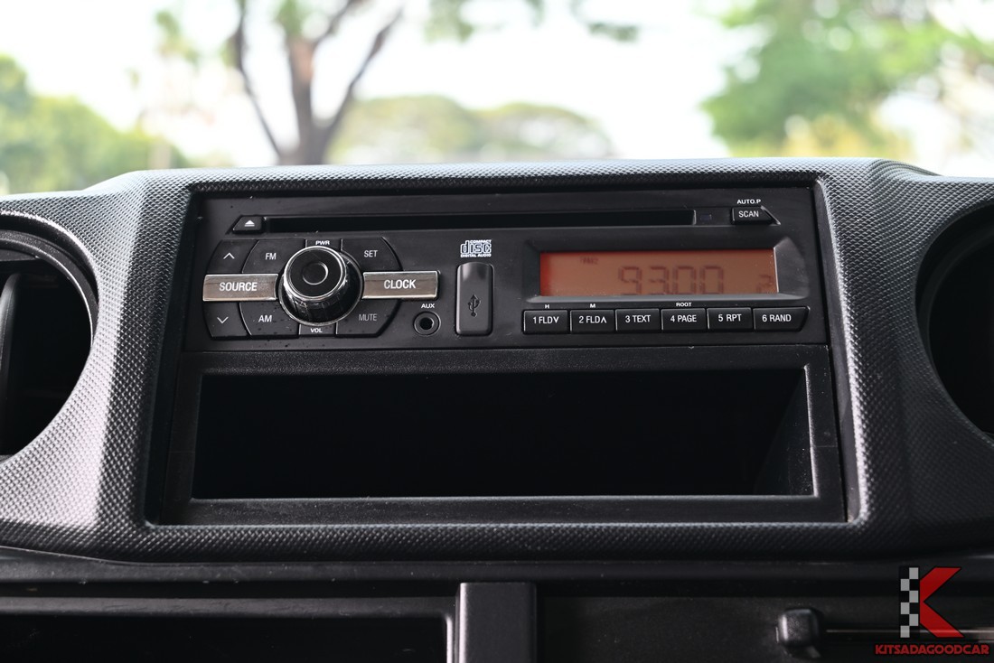 
								HINO 300 Innovator 6581 full									