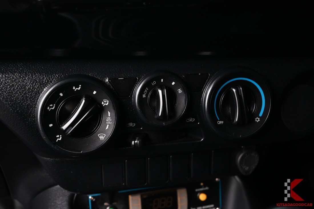 
								Toyota Revo GOOD TEMP 482 full									