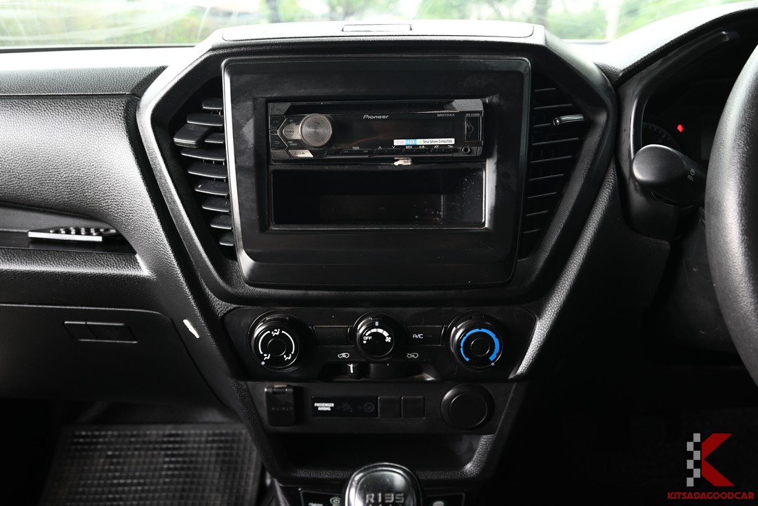 
								ISUZU D-Max COOL 97 full									