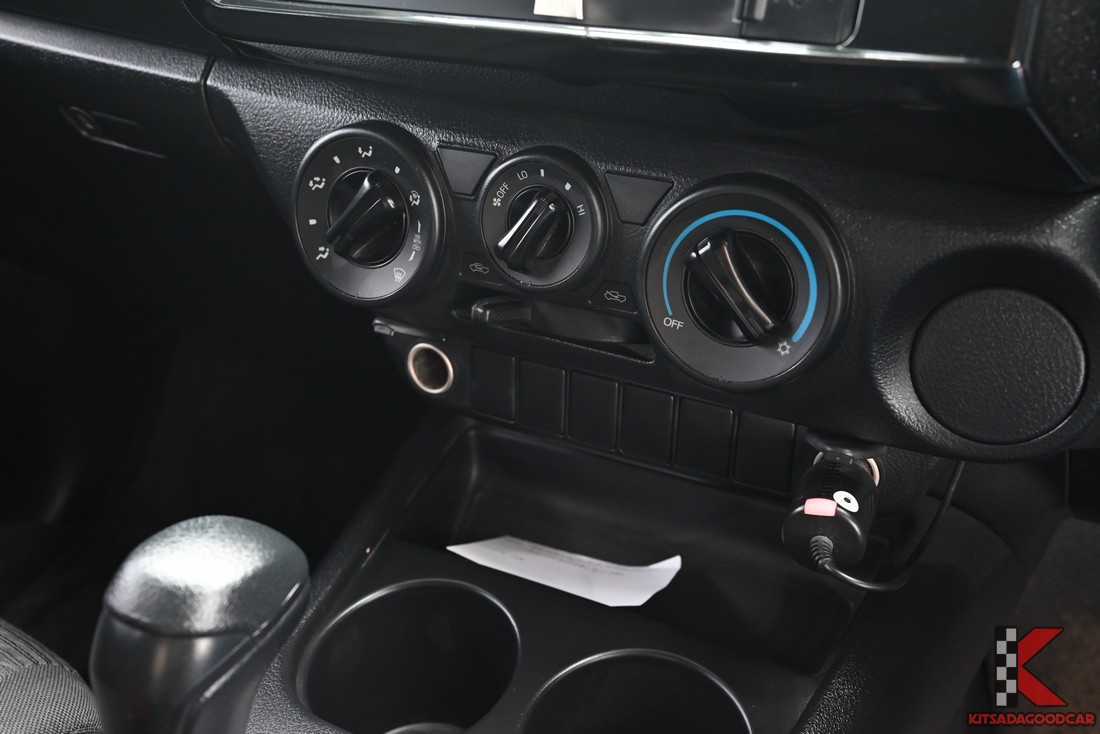 
								Toyota Revo cargo 6328 full									