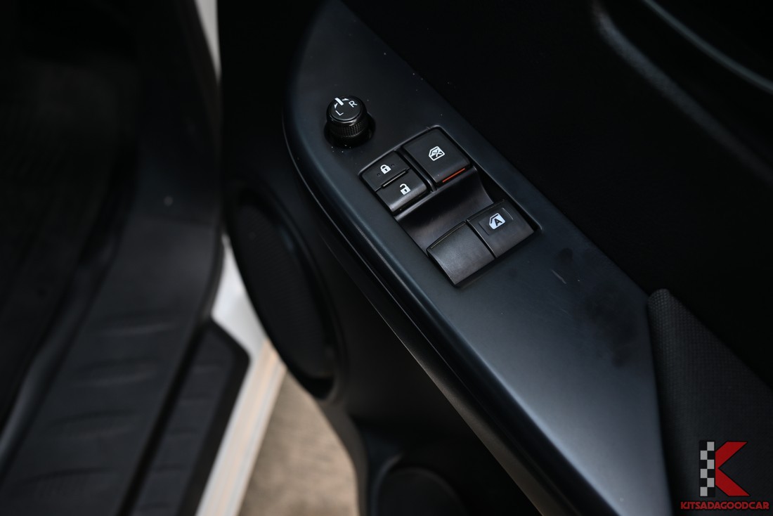 
								Toyota Revo COOL 243 full									