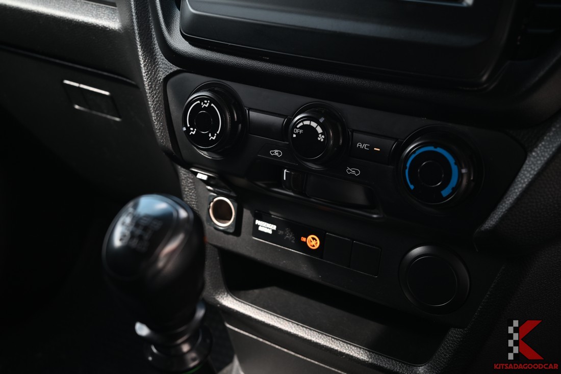 
								ISUZU D-Max COOL 7654 full									