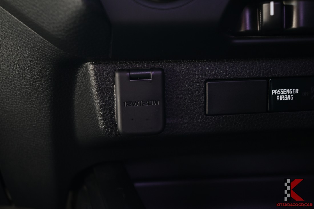 
								ISUZU D-Max Cargo 9981 full									