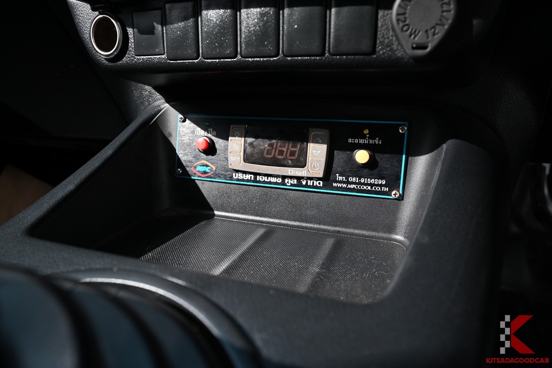 
								Toyota Revo MPC COOL 7594 full									