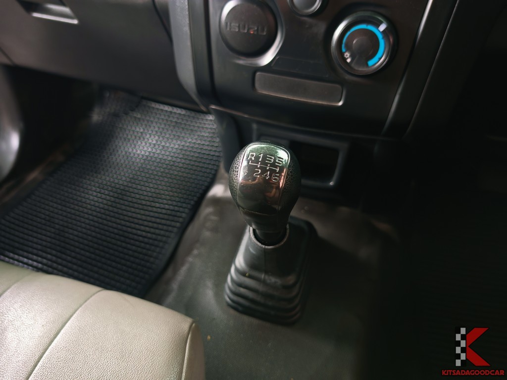 
								ISUZU D-Max Cargo 742 full									