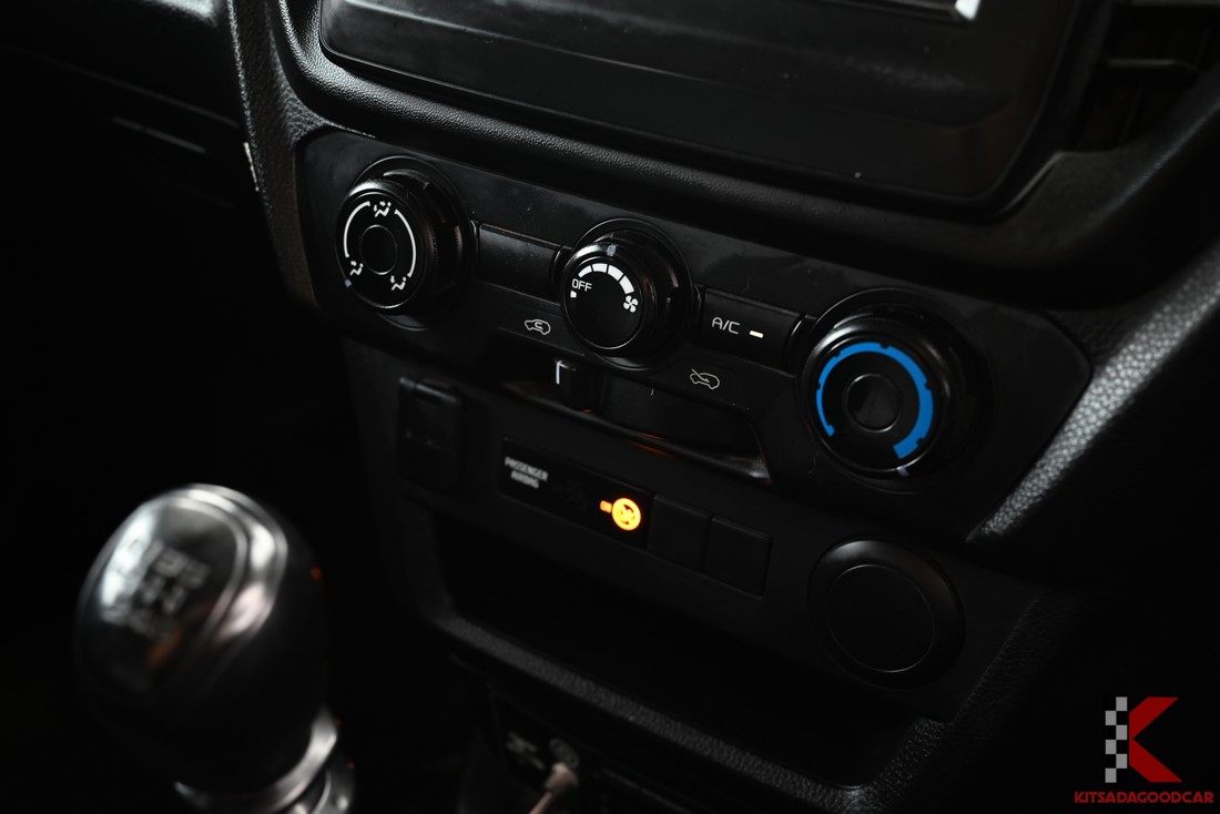 
								ISUZU D-Max COOL 97 full									