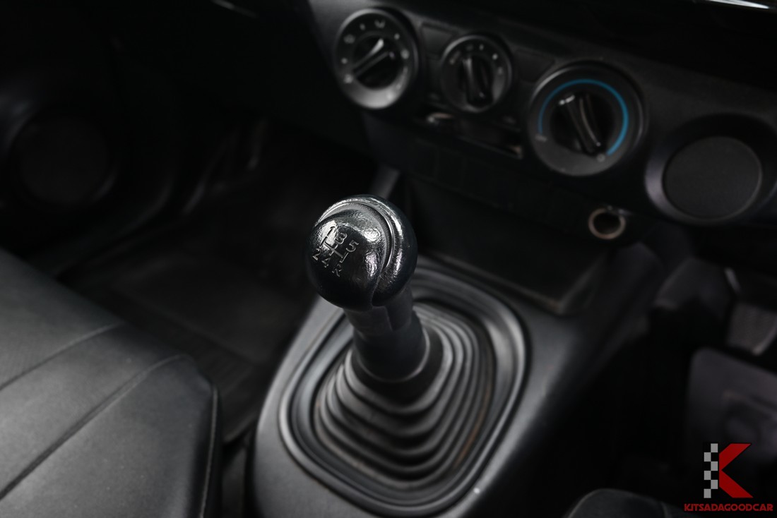 
								Toyota Revo Cargo 6812 full									