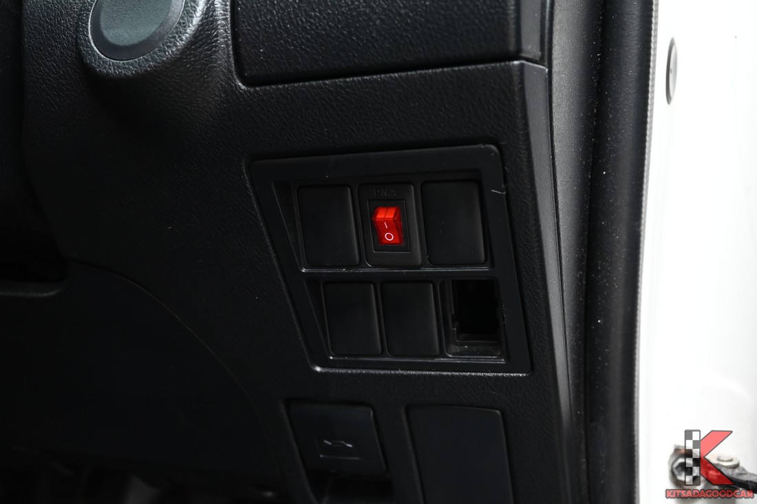 
								Toyota Revo MPC COOL 9472 full									