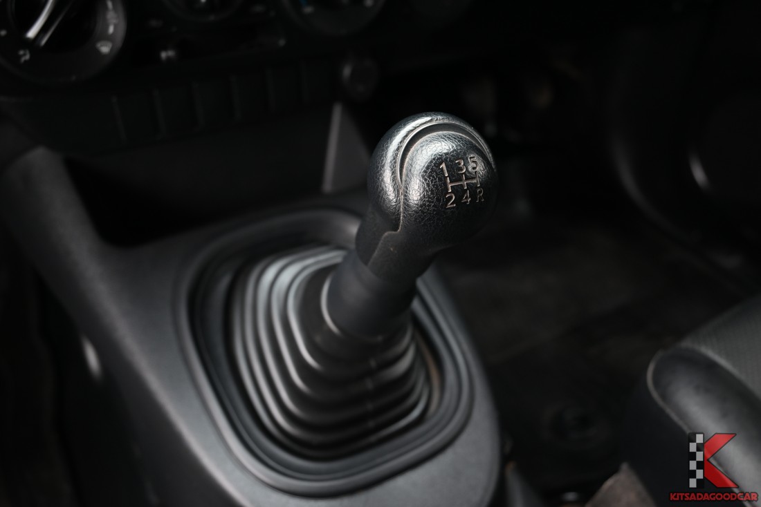 
								Toyota Revo Single Cab 5961 full									