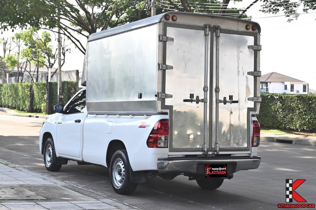 
								Toyota Revo cargo 9502 full									