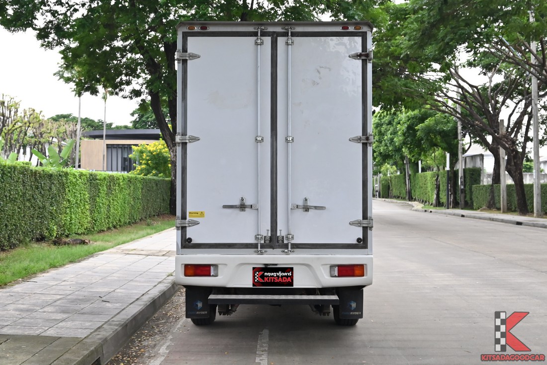 
								Toyota Revo cargo 6328 full									