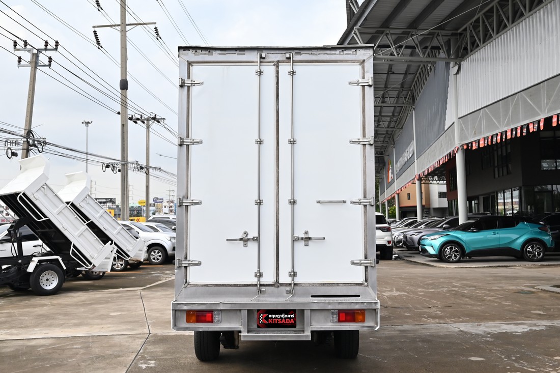 
								Toyota Revo MPC COOL 3375 full									