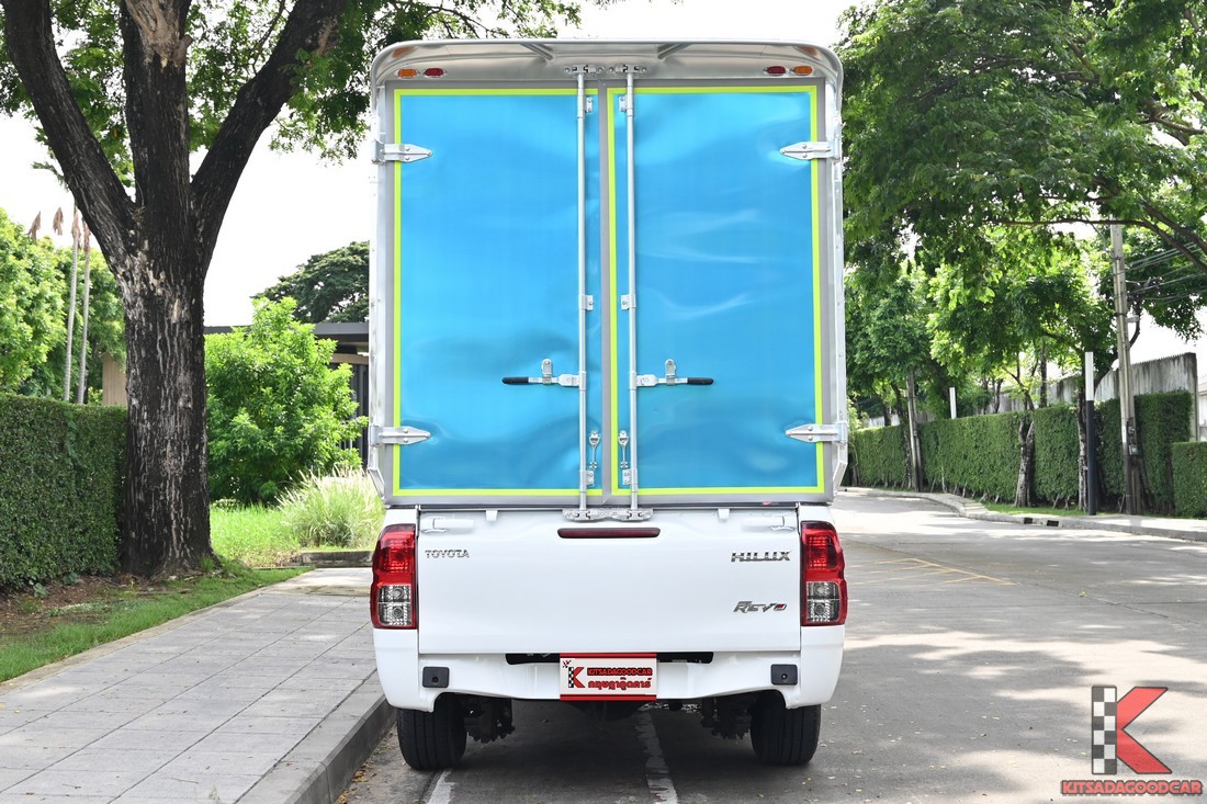 
								Toyota Revo Cargo 7928 full									
