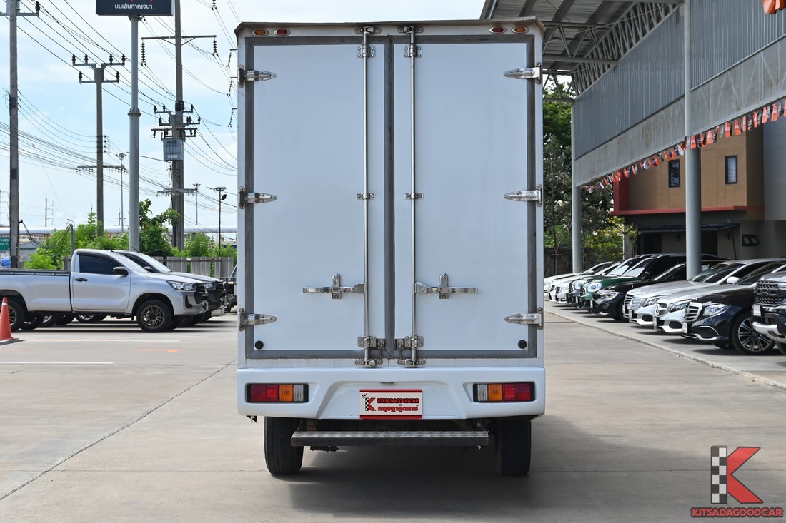 
								ISUZU D-Max Cargo 4380 full									