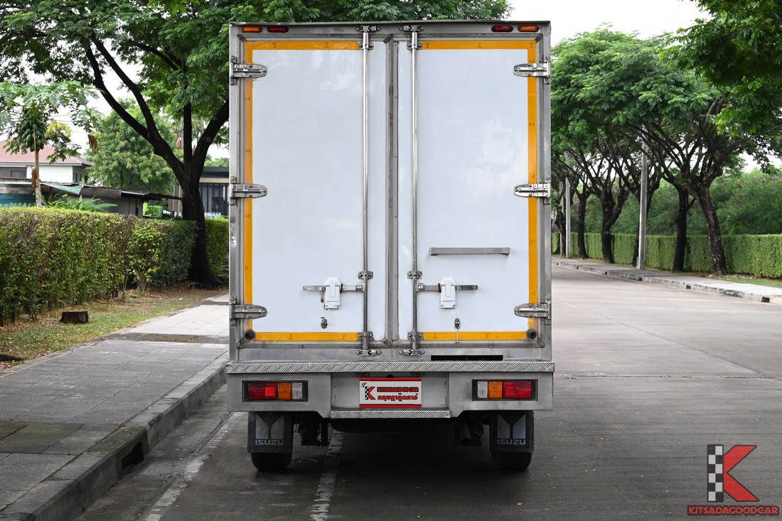 
								ISUZU D-Max COOL 97 full									