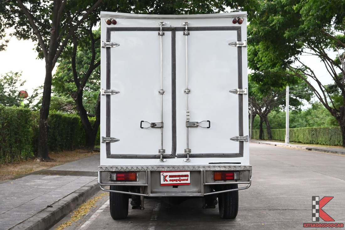 
								Toyota Revo MPC COOL 9472 full									