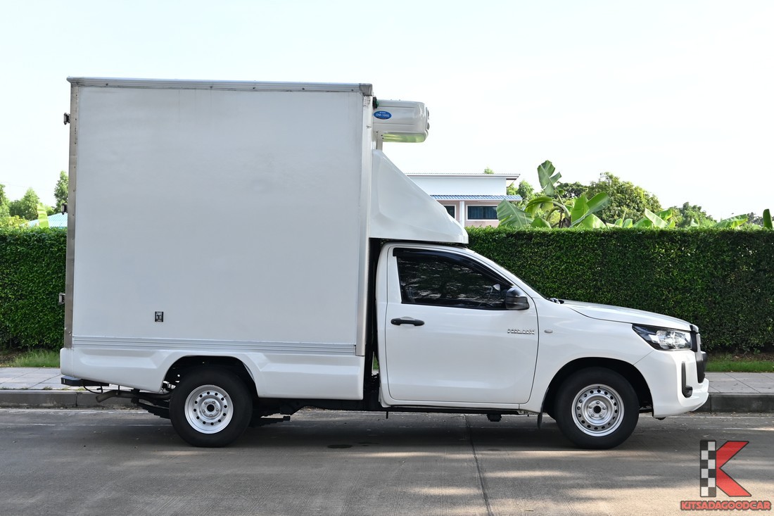 
								Toyota Revo COOL 243 full									