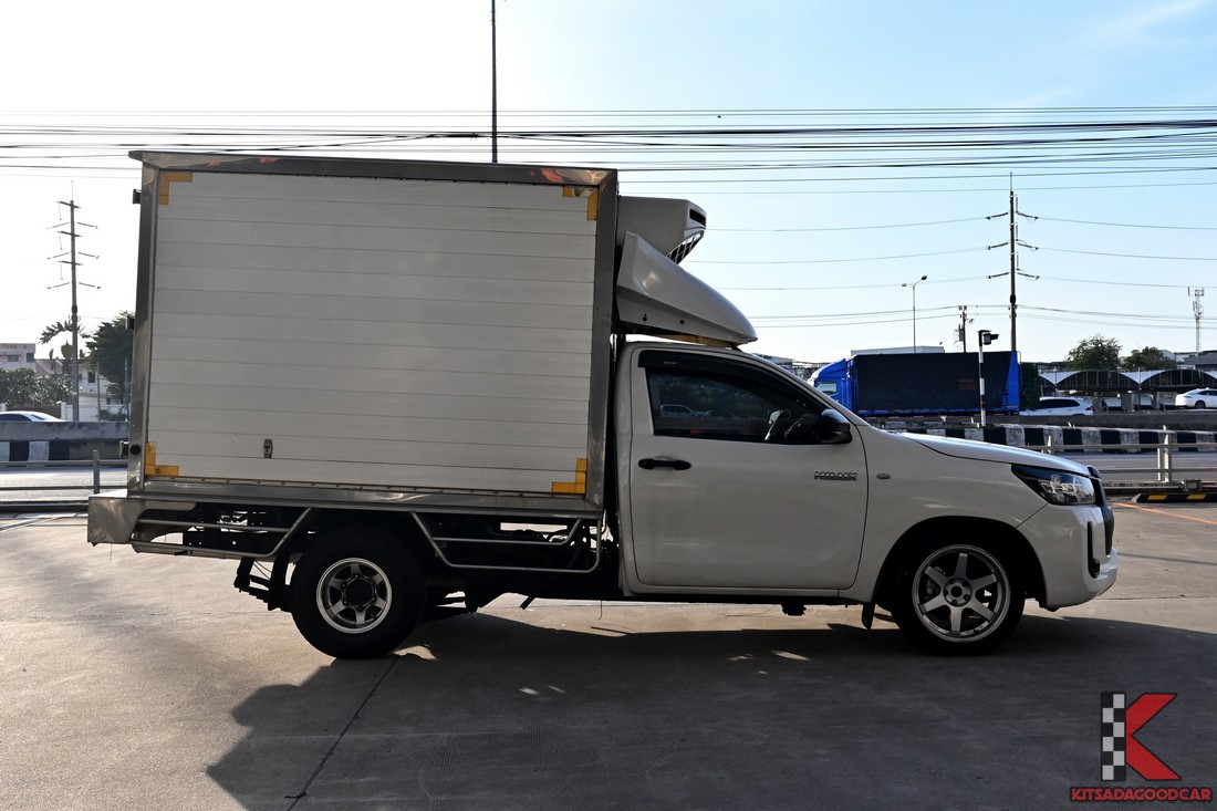 
								Toyota Revo COOL 2241 full									