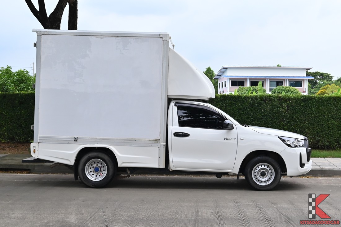 
								Toyota Revo cargo 6328 full									